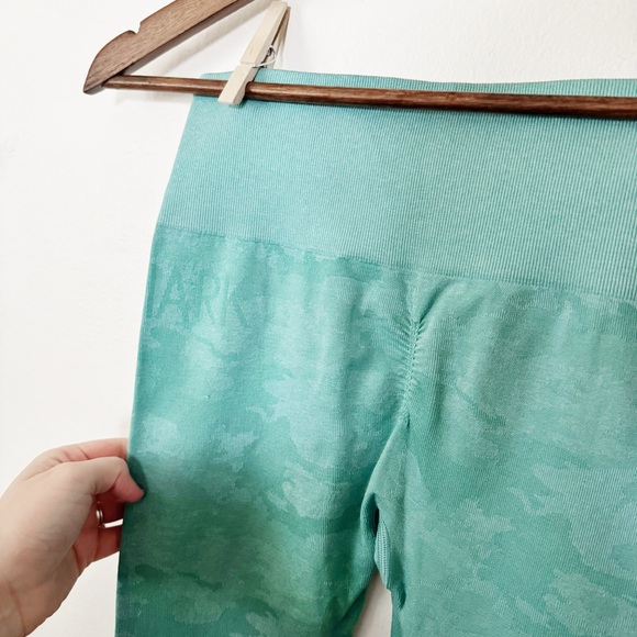 Gymshark turquoise green camo leggings size small - Picture 3 of 4